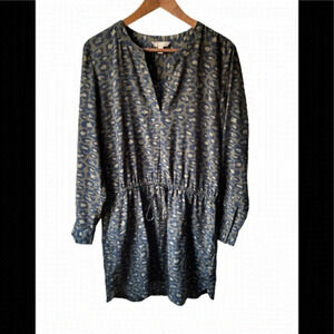 𝅺banana Republic long sleeve v-neck animal print elastic waist dress size 10